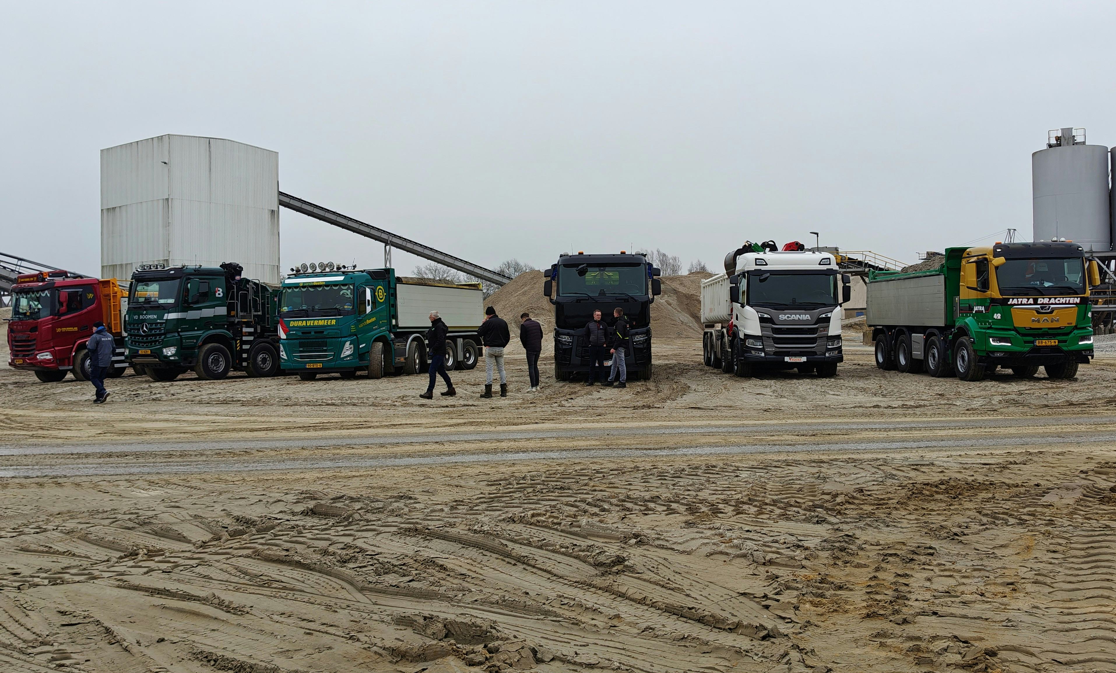 Zes van de zeven kandidaten voor de Kippertest op een rijtje.