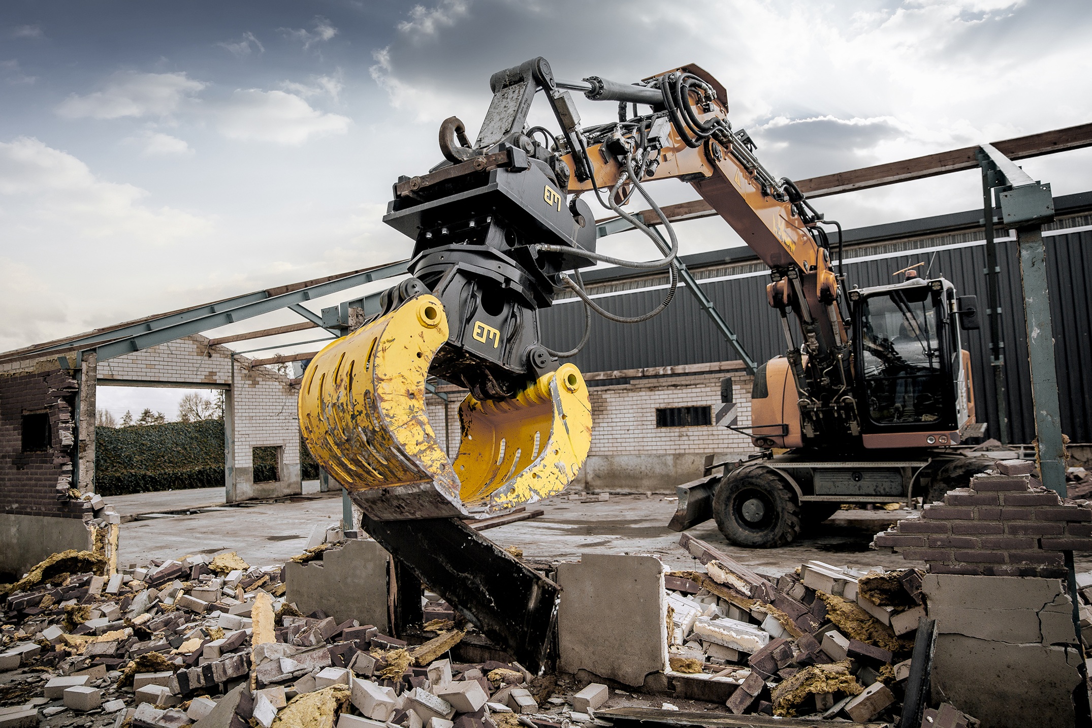 Earthmaster, ‘Built for work, made to last’. 