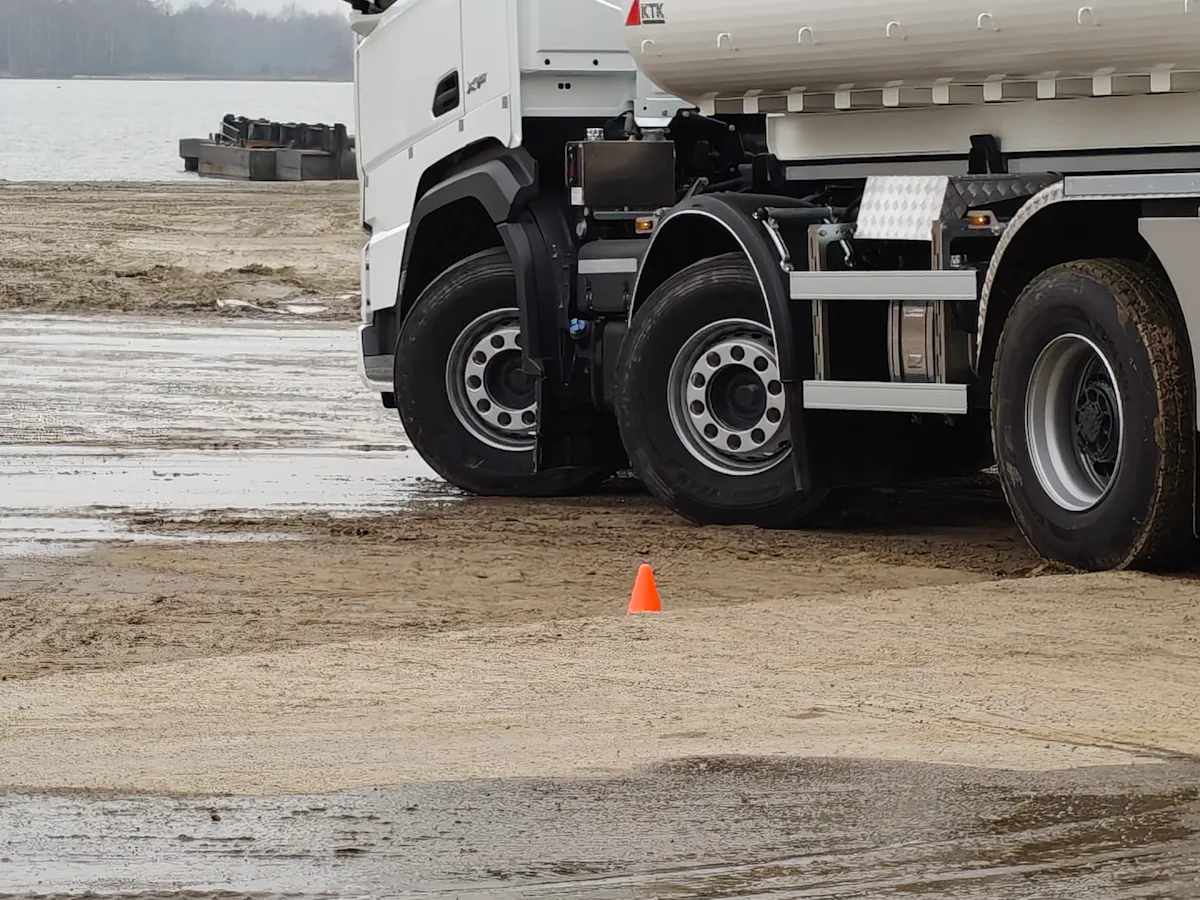 Kippertest 2026: zeven 8 x 4 Wide Spread trucks door de mangel gehaald