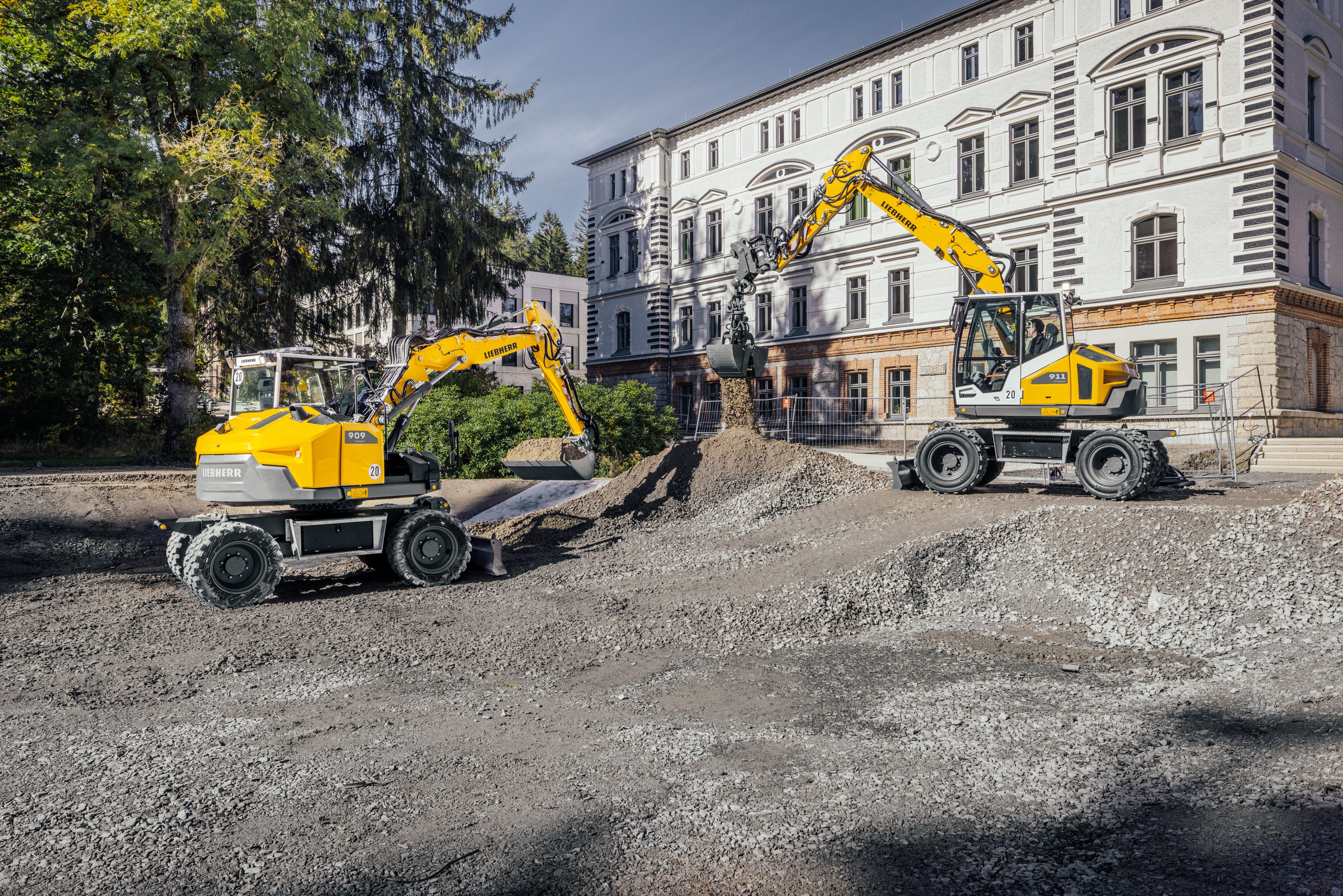 In 2025 introduceerde Liebherr onder meer de 909 en 911 compacte graafmachines.