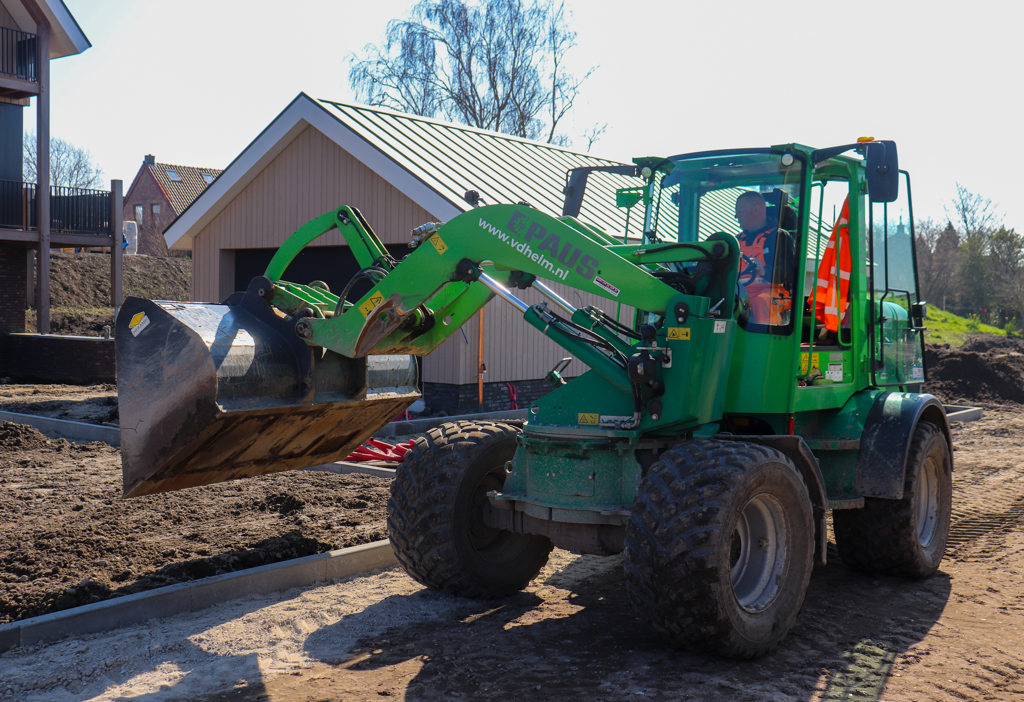 De Paus SL9088 zwenklader: een wendbare krachtpatser op de vierkante meter