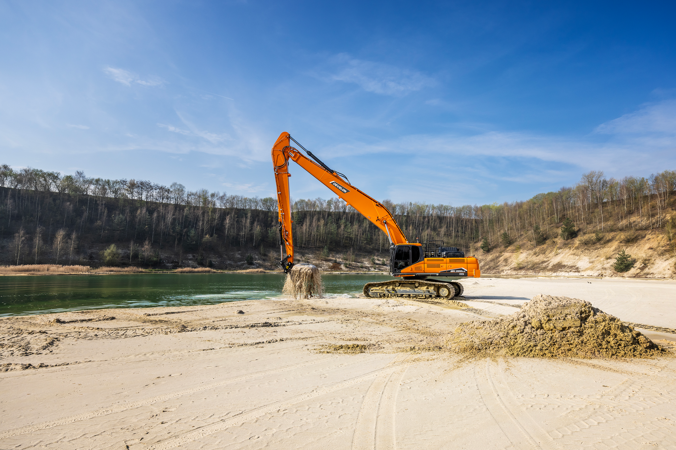 Develon DX380LC-7: Supermachine die uitzonderlijk goed bevalt
