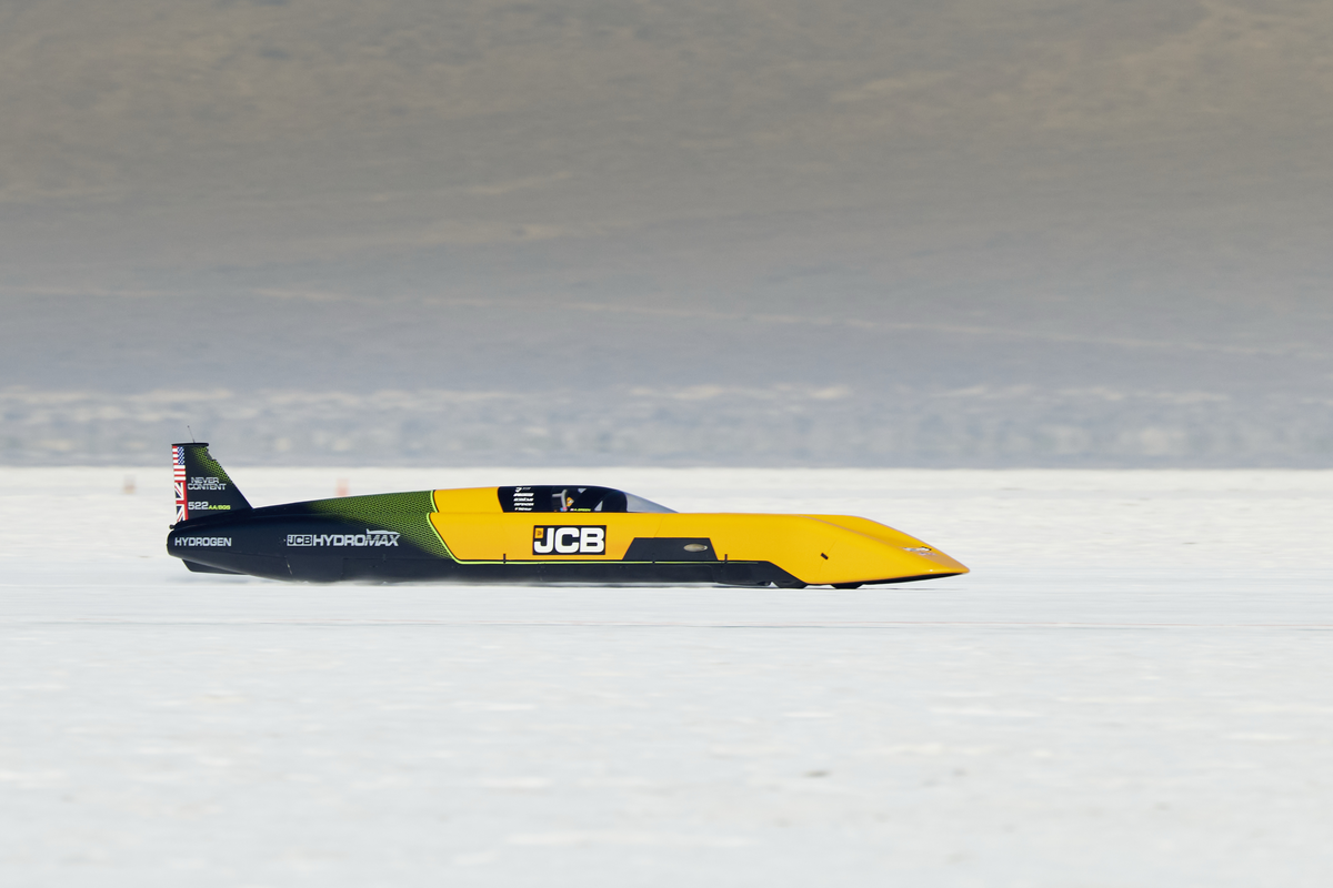 JCB jaagt op wereldrecord met eigen waterstofmotor