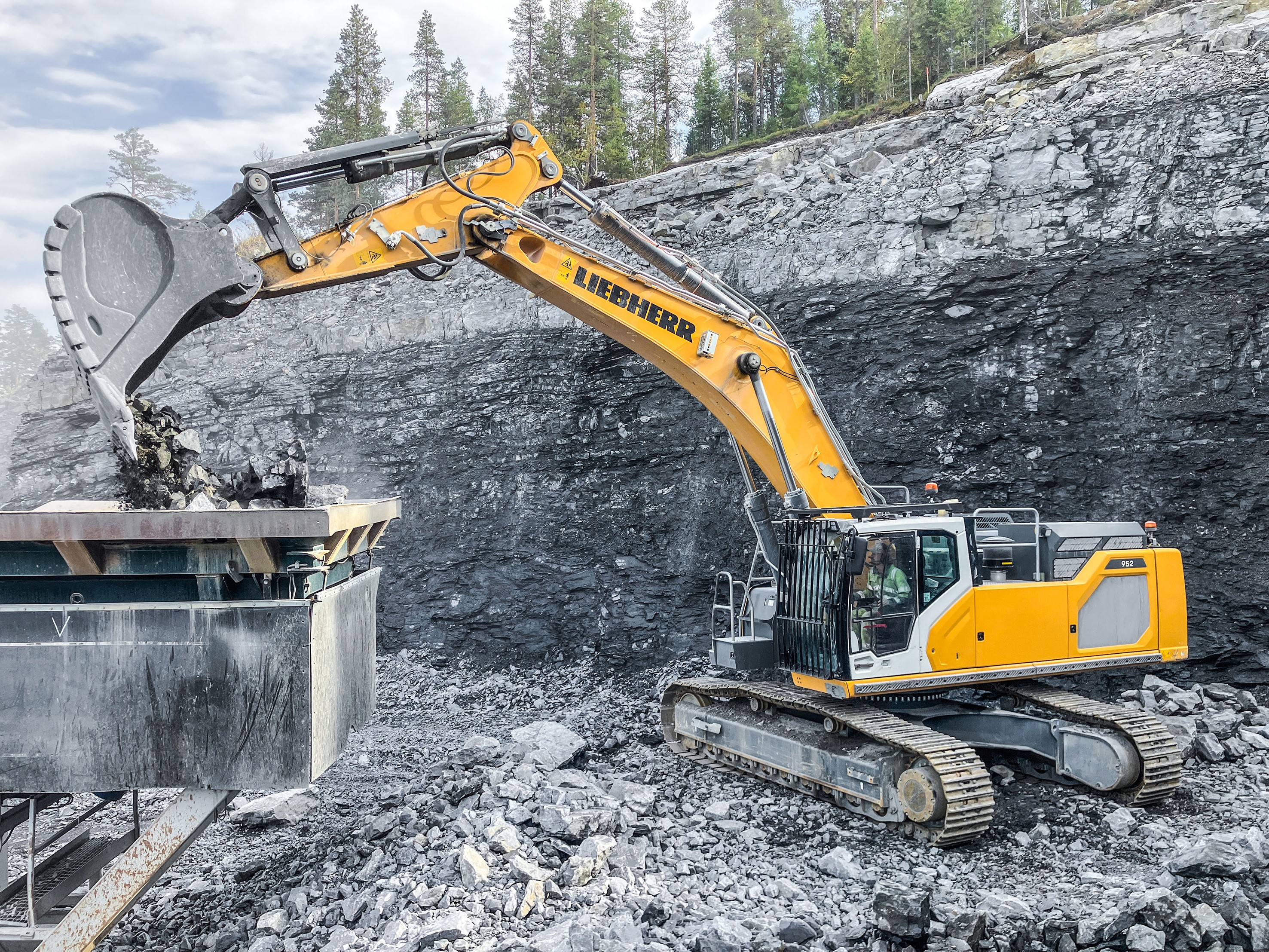 De nieuwe Liebherr R-952 G8 rupsgraver is multifunctioneel inzetbaar. Foto: Liebherr.