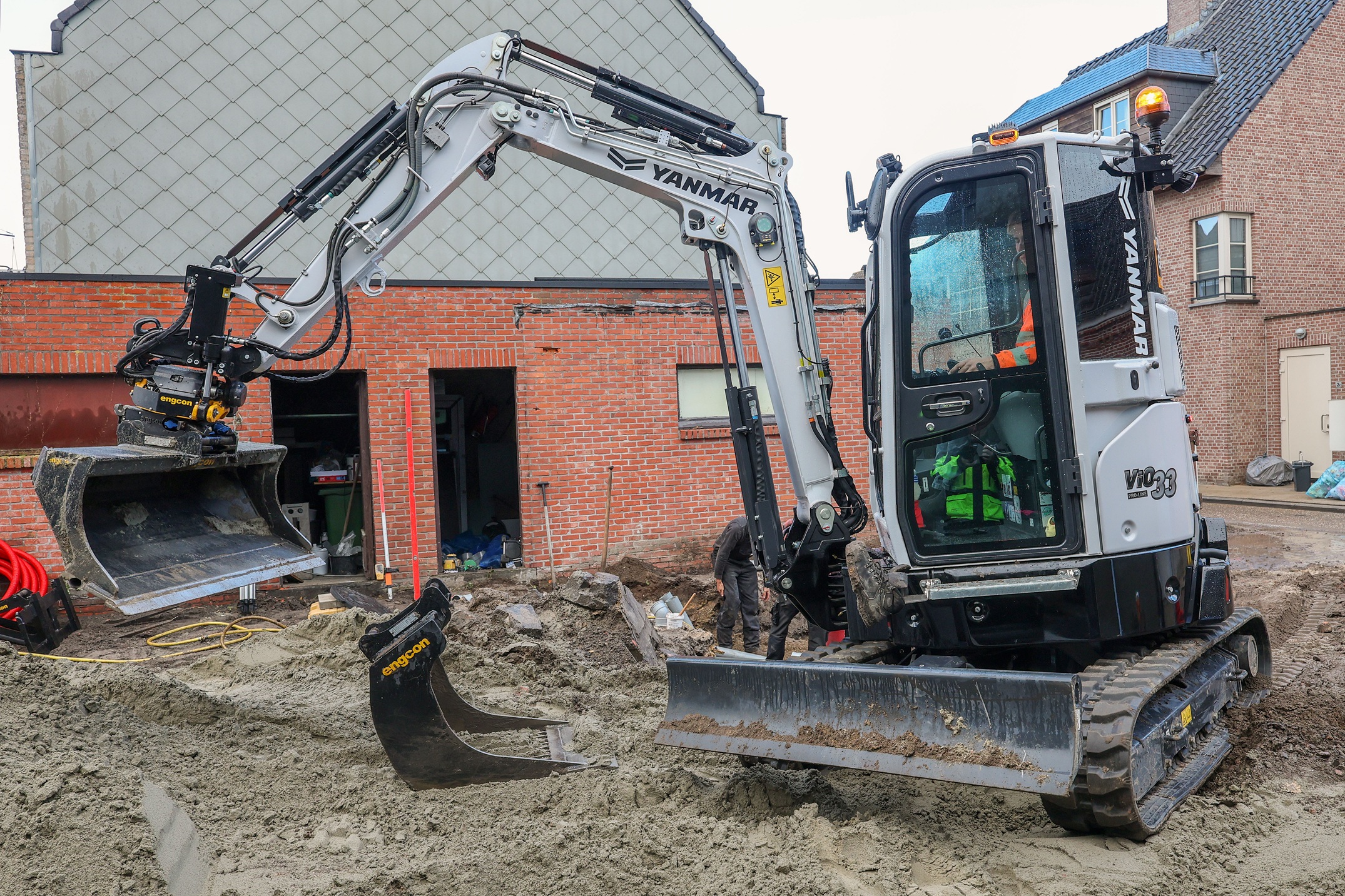 David en Goliath in één machine: Laurens Bracke kocht een nieuwe Yanmar Vi033-7