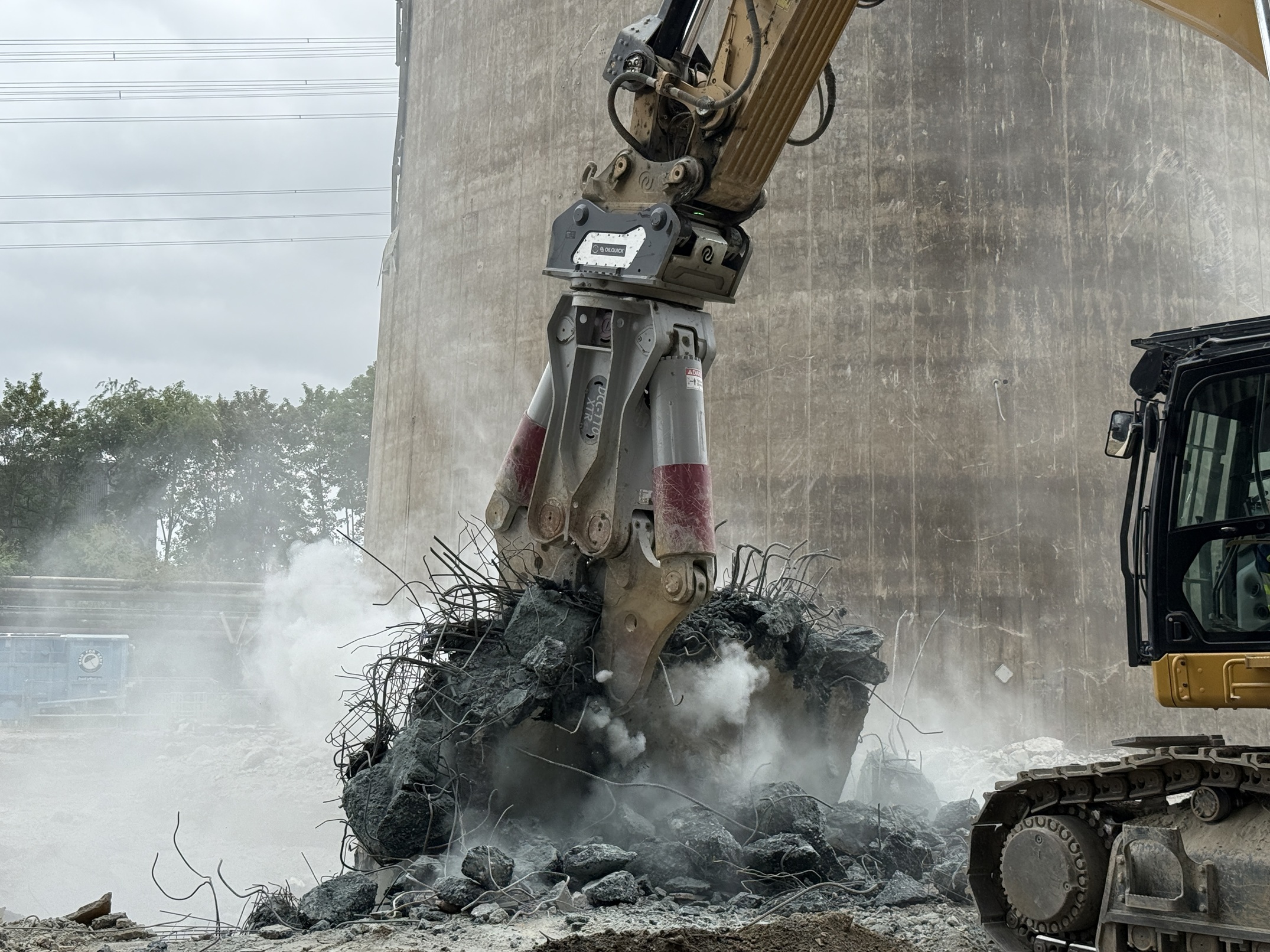 Demarec-schaar DCC-110-D knipt 80 ton beton in 25 minuten